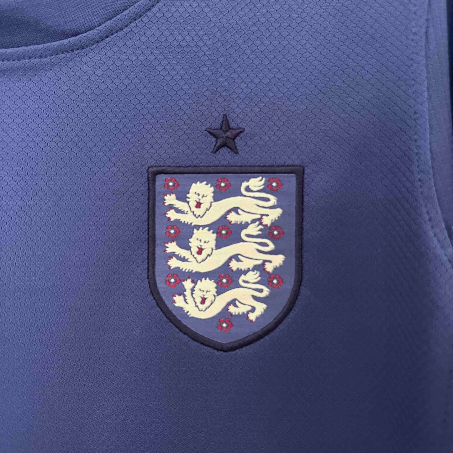 Camisa Inglaterra II 24/25 - Modelo Feminino