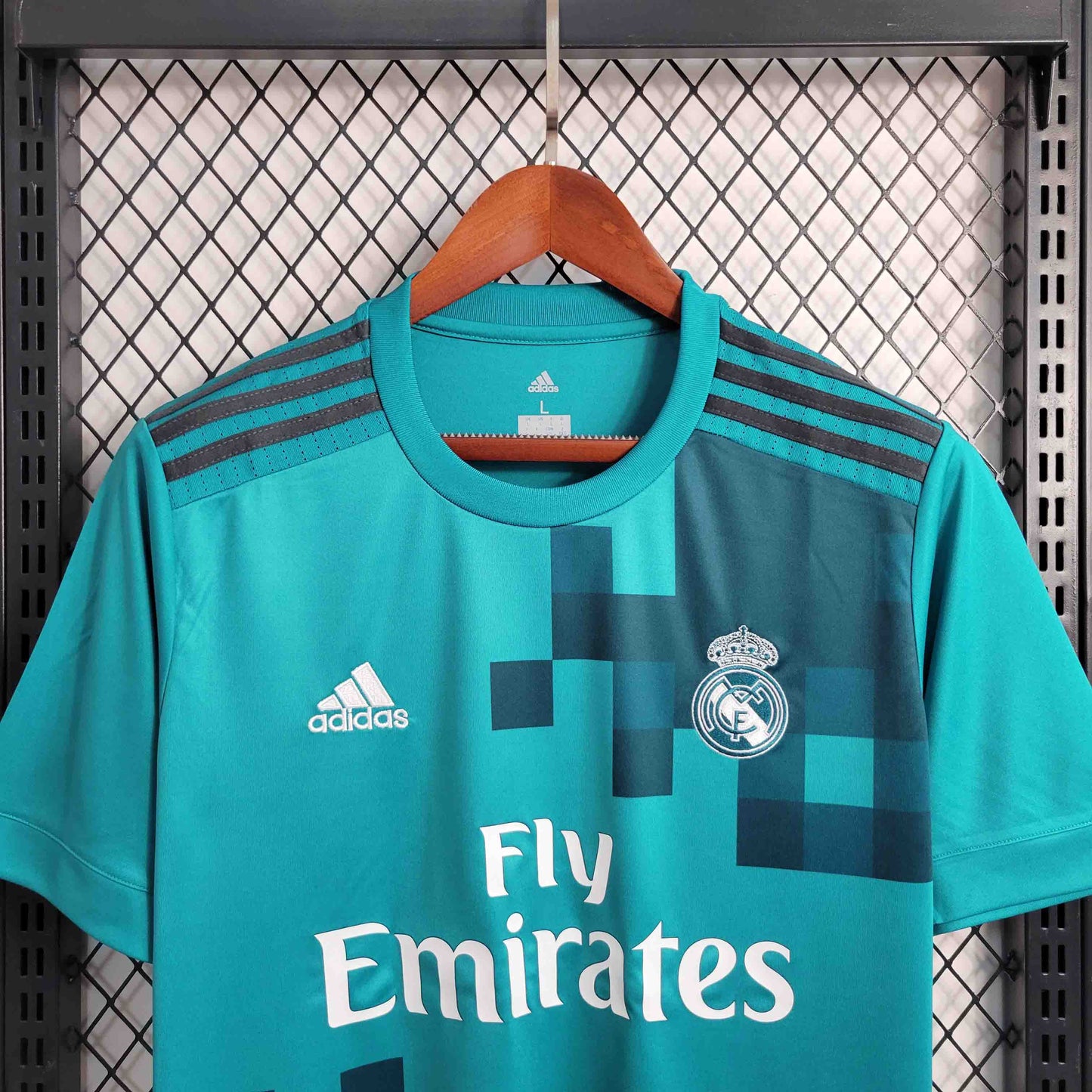 Camisa Real Madrid III 17/18 - Modelo Retrô
