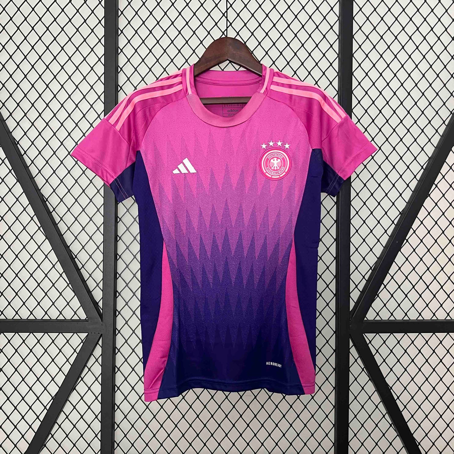 Camisa Alemanha II 24/25 - Modelo Feminino