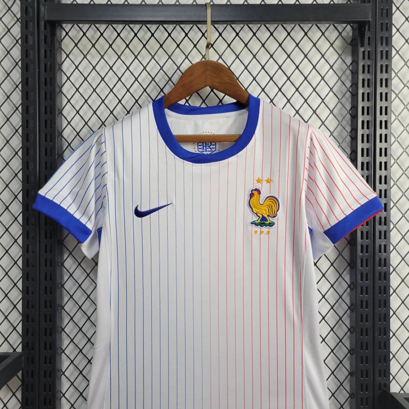 Camisa França II 24/25 - Modelo Feminino