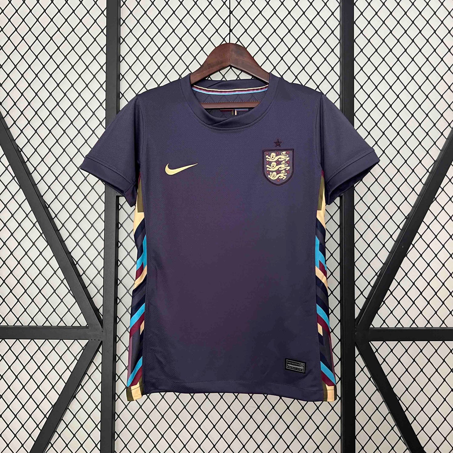 Camisa Inglaterra II 24/25 - Modelo Feminino